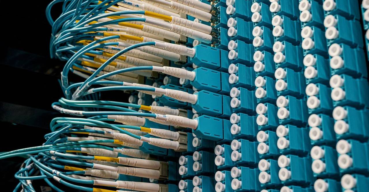 Panel de fibra óptica conectado